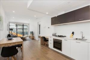 Ett kök eller pentry på Sandy Hill apartment, Sandringham