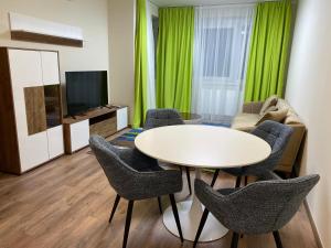 Posedenie v ubytovaní Boutique Apartment - 44 m2 - great location