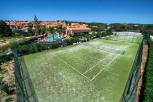 Fasilitas tenis dan/atau squash di Baia da Luz Resort