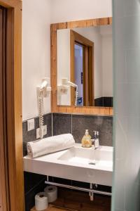 A bathroom at Luxapart Haus 2
