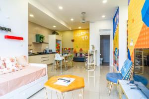 D'Pristine Theme Suite by Nest Home at LEGOLAND的厨房或小厨房