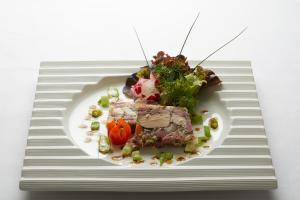 Jídlo v hotelu nebo okolí