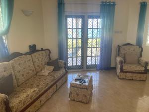 Χώρος καθιστικού στο ‘MAYARO’ Private Room with Ocean View