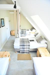 Letto o letti in una camera di Five Point Hostel & Apartments
