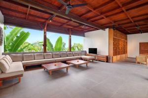 TV a/nebo společenská místnost v ubytování Villa Sasmaya with Private Karaoke Room