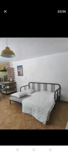Posteľ alebo postele v izbe v ubytovaní maison dans un écrin de chênes provençale + 14 fotografií