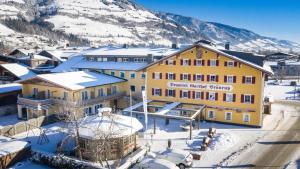 Nespecifikovaný výhled na hory nebo výhled na hory při pohledu z hotelu