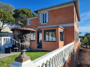 Zdjęcie z galerii obiektu Villas exceptionnelle , vue mer Menton w Mentonie