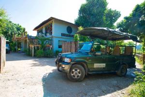 Paatlidun Safari Lodge, Jim Corbett外面的花园