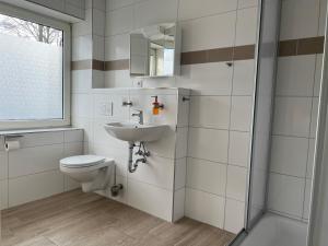 Kamar mandi di M&M Hotel - Neu Wulmstorf