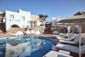Piscine de l'établissement Naxos Magic Village ou située à proximité