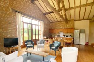 Fotografia z galérie ubytovania La Petite toscane, gîte familial avec piscine et jacuzzi v destinácii Castelnau-de-Montmiral