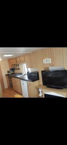 インゴールドメルズにある3 bed caravan skegness ingoldmells 137 Sealands- old caravan hence cheap price !!のギャラリーの写真