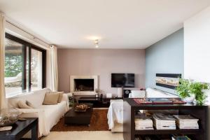 A television and/or entertainment centre at 7 SENCES!!