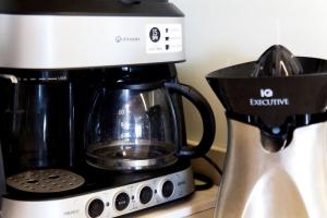 Coffee and tea making facilities at 7 SENCES!!