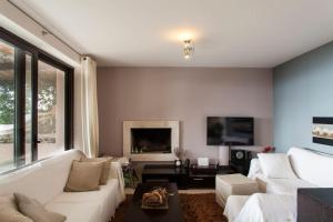 A television and/or entertainment centre at 7 SENCES!!