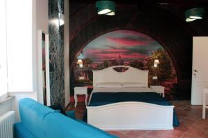 A bed or beds in a room at Lion Luxury rooms