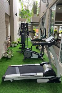 Fitness centrum a/nebo fitness zařízení v ubytování Sivana Place Phuket