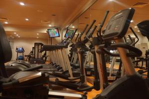 The fitness centre and/or fitness facilities at Eresin Hotels Topkapı