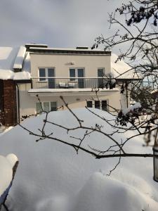 Obiekt WieliczkaHome 1st floor + garden + parking zimą