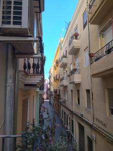 バレンシアにあるYour Valencia Homeの両側の通路