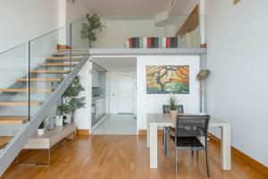 Fotografia z galérie ubytovania Duplex LOFT Apartamento con Parking GRATIS v destinácii Valencia