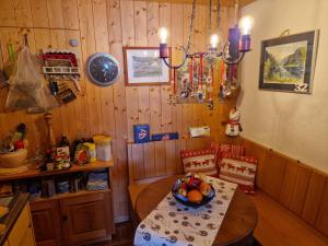 Nápoje v ubytování Chalet Gotthelf Gartenstudio, Ferien mit Hund