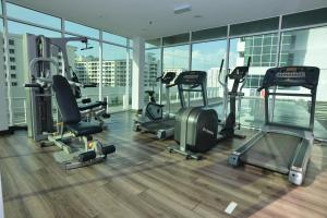 Fitness centrum a/nebo fitness zařízení v ubytování MARITIME SUITES DUPLEX MARVELOUS SEA VIEW