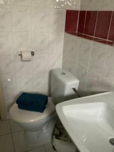 Ένα μπάνιο στο No. 5 Plaisance - Room 2