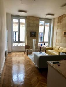 Istumisnurk majutusasutuses Fantastic 3-Room apartment heart of les Chartrons - Bordeaux