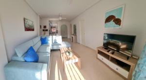 Zdjęcie z galerii obiektu Poolside 2 Bedroom 2 Bathroom Apt, Ultra Fast Wi-Fi & Terrace w mieście Los Alcázares