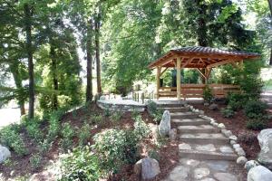 Ein Garten an der Unterkunft Hotel Monte Verità