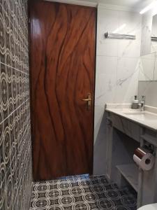 Koupelna v ubytování Ataviros Hotel