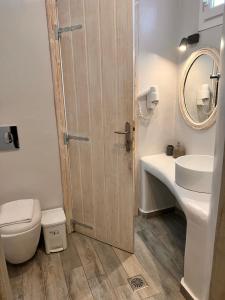 Ένα μπάνιο στο White House by Blue Waters Mykonos +17 φωτογραφίες