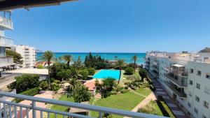 Vom Balkon eines Apartments genießen Sie Strandblick. in der Unterkunft Appartement Jumate te Altea-Albir in Altea