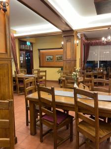 Un restaurant sau alt loc unde se poate mânca la Pensiune Restaurant ROUTE60