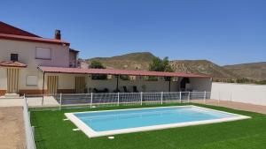 Casa en zona rural a 200 m de Ariño (Teruel)