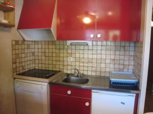 Kuhinja oz. manjša kuhinja v nastanitvi Appartement La Clusaz, 3 pièces, 6 personnes - FR-1-459-27