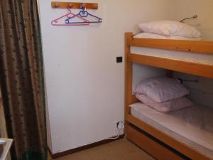 Двуетажно легло или двуетажни легла в стая в Studio La Clusaz, 1 pièce, 4 personnes - FR-1-459-102