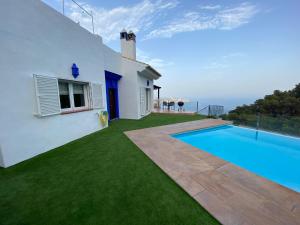 Basen w obiekcie Villa Los Altos, La Herradura, Almuñecar lub w pobliżu