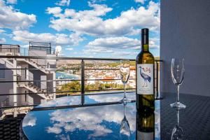 Balkón nebo terasa v ubytování Luxury apartment with swimming pool Ana