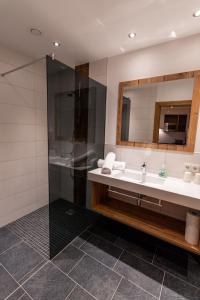 A bathroom at Luxapart Haus 2