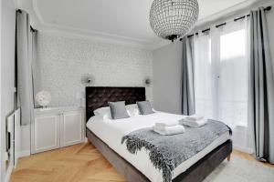 Charming Apartment- 1BR4P- Place victor hugo