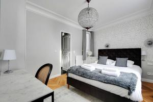 Charming Apartment- 1BR4P- Place victor hugo