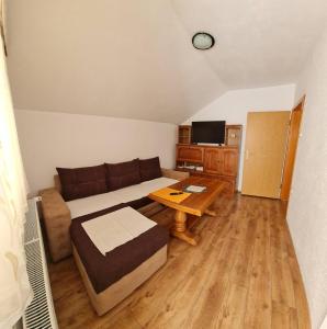 Μια τηλεόραση ή/και κέντρο ψυχαγωγίας στο Apartman Azul