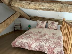Posteľ alebo postele v izbe v ubytovaní Pézenas Cottage avec terrasse et jardin 1 chambre et 1 mezzanine au coeur d'un domaine avec 2 piscines + 12 fotografií
