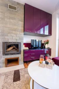 Φωτογραφία από το άλμπουμ του Warm&Cozy Studio with Patio στο Μπάνσκο