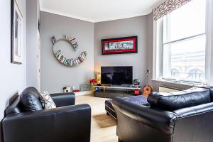 A seating area at Chic Farringdon Flat