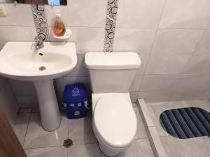 Koupelna v ubytování Dulce Hogar + 37 fotografií