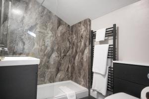 Ένα μπάνιο στο The Five Dials Inn +67 φωτογραφίες